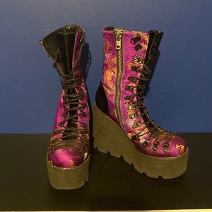 Current mood size 9 purple brocade boot
